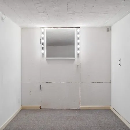 Apartment Charming Retreat Near *