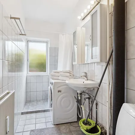 Apartment Charming Retreat Near *